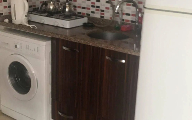 Zoviya Hill White Apart