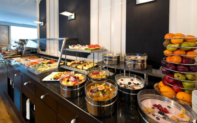 Отель The Q - Quadro City Hotel