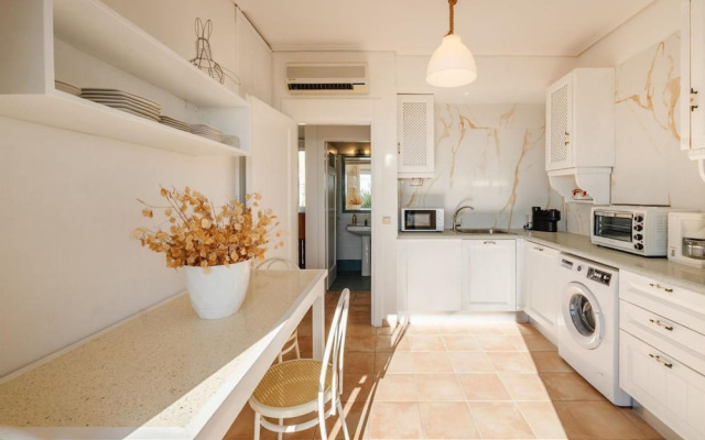 Golden Tiara Apartment
