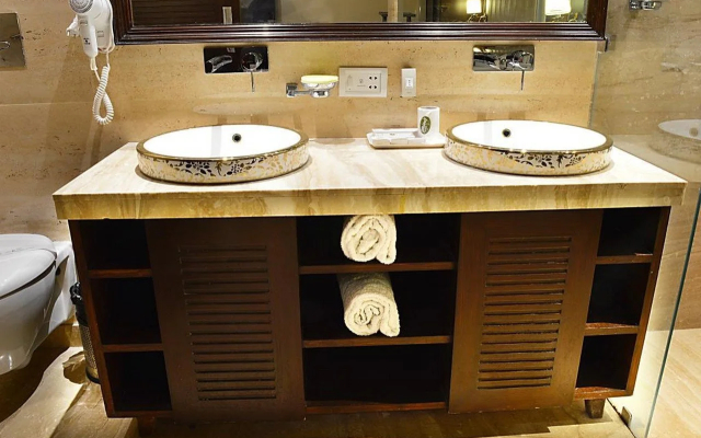Hotel Emperor Palms at Karol Bagh