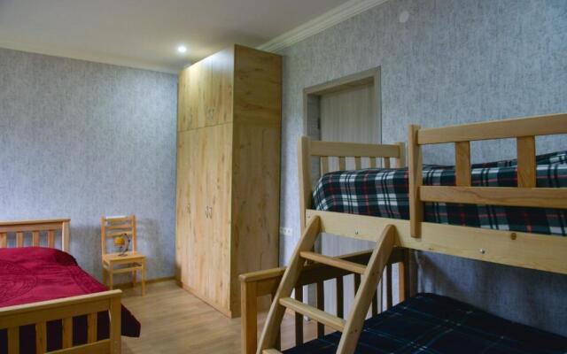 Surami Guest House - სახლი სურამში