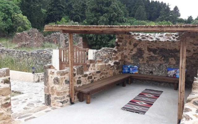 Chaihoutes stone House into Olive farm in Zia