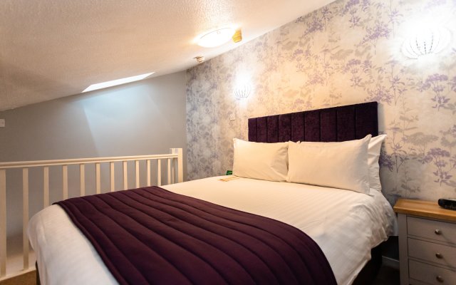 Holiday Inn A55 Chester West by IHG