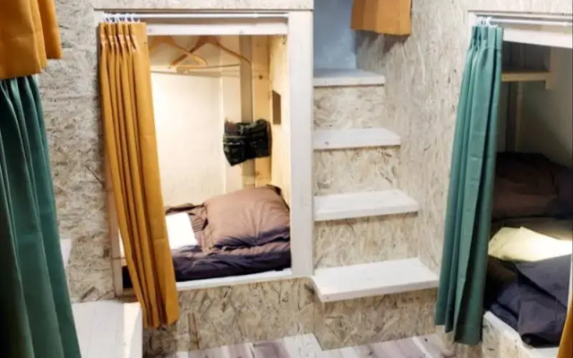 WORLDTRECK DINER & GUESTHOUSE - Pise - Hostel