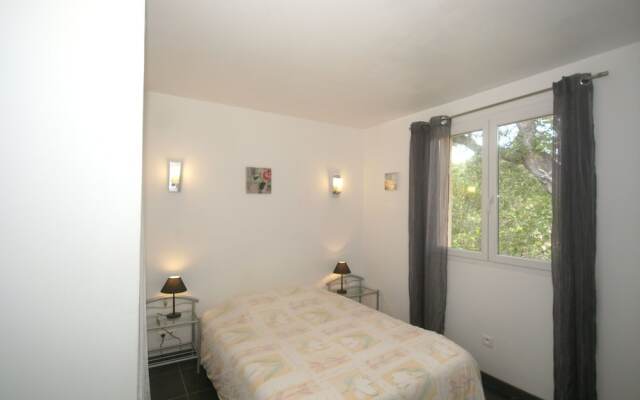 Modern Holiday Home in Porto-vecchio With Pool