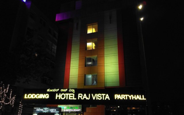Hotel Raj Vista - Suites & Convention