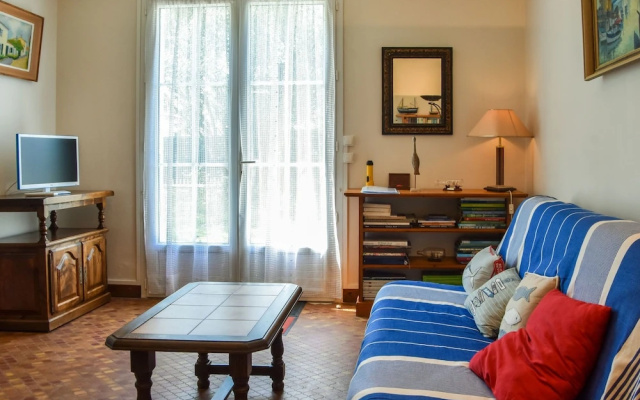 Spacious Holiday Home Near Sea in Loix