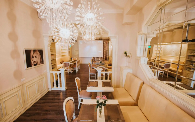 Cherie Hotel Boutique & Restaurant