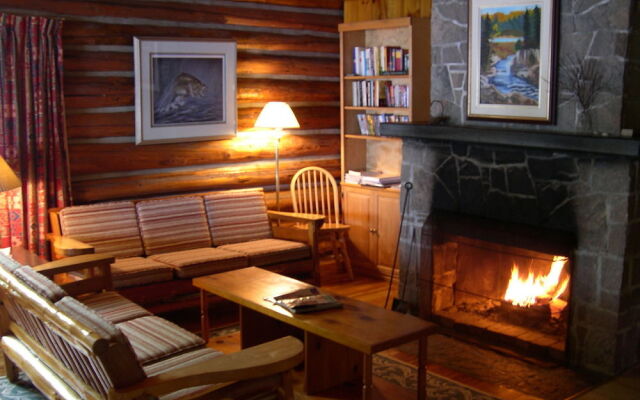 Hay Lake Lodge & Cottages