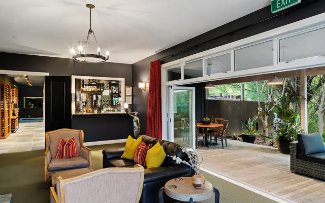 Woodhouse Mountain Lodge