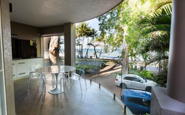 603 On The Beach - Luxury Apartment