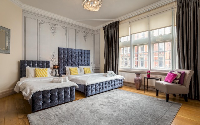 5-bedroom next to Selfridges