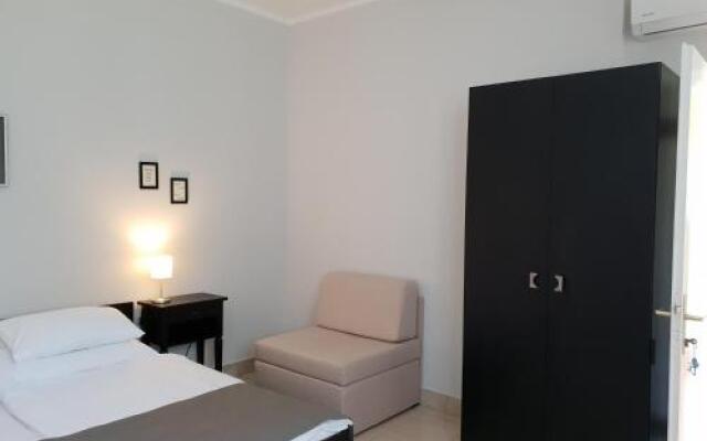 Apartment and B&B Mikleus