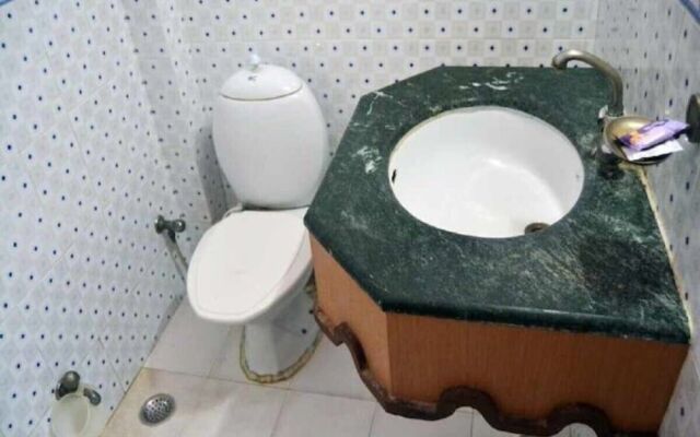 Hotel Rathore Lodge & Restaurant