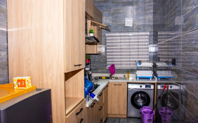 NIFEWAT APARTMENT,Cardiff suite 2bedroom apartment with gym ,Netflix and WiFi