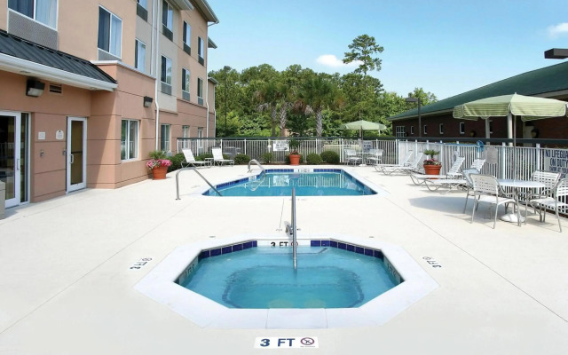 Fairfield Inn & Suites Charleston North/University Area