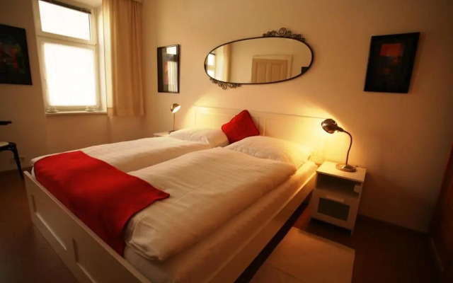 Freundliches Apartment mit Innenhof-Garten