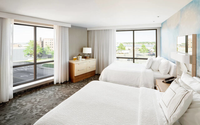 Courtyard Portland Downtown/Waterfront