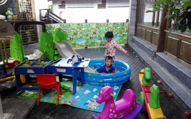 丽江凤凰齐飞客栈