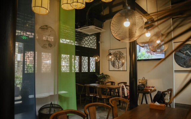 Qinchuan Seclusive Genealand