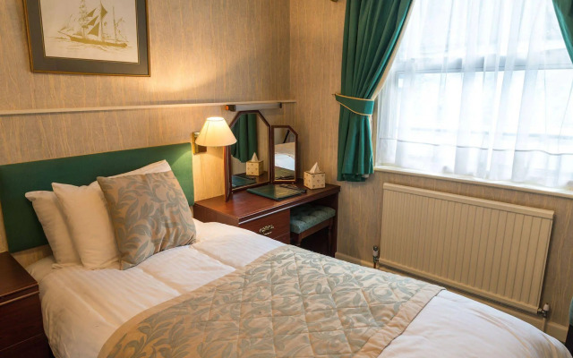 Quayside Hotel