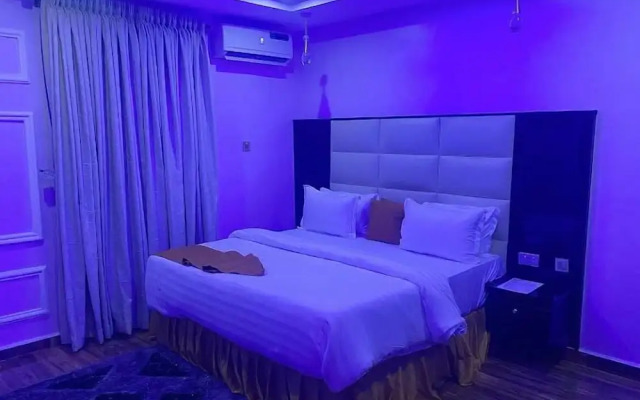 Royality Hill Apartment and Suites