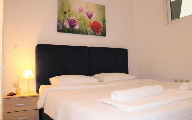 "kalamaki Plaza Apartments ''tzante''"