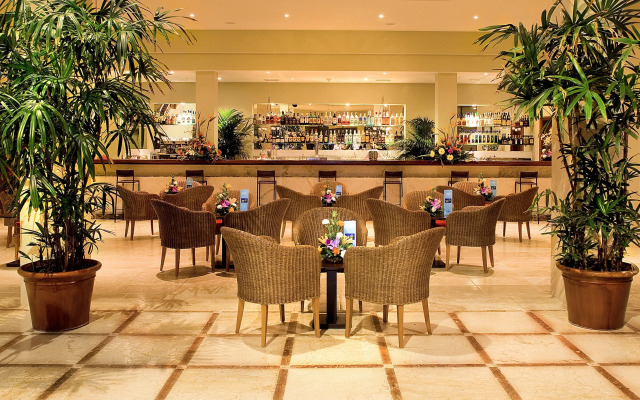 Hotel Las Olas