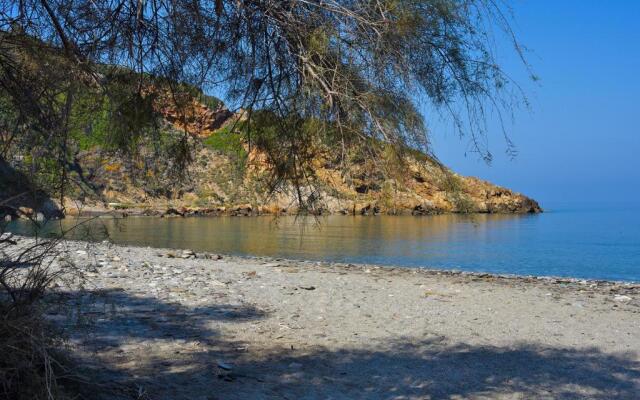House in Εndless green - Arethousa, Ikaria