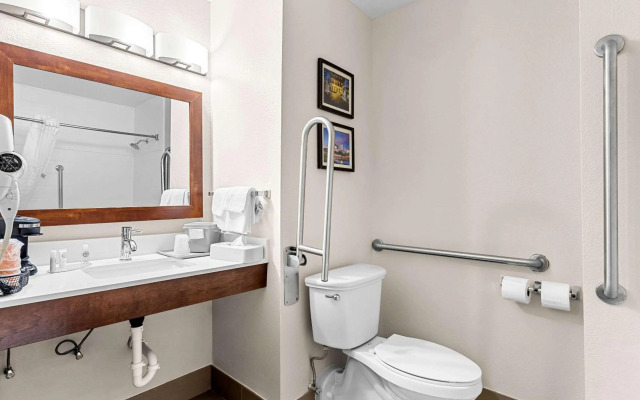 Comfort Inn University