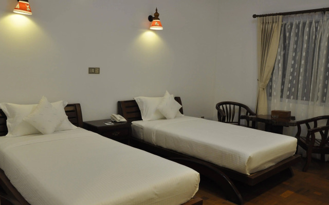 Yadanarpon Dynasty Hotel