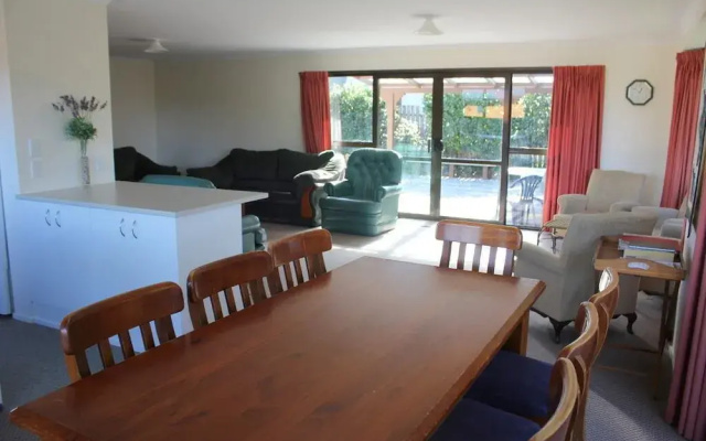 66 Conical Hill Road