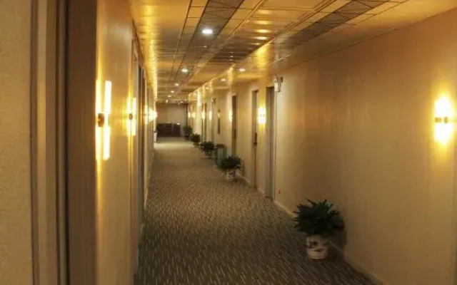 Zixing Baichuan Hotel