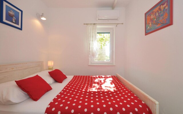 Beautiful Home in Zedno With Wifi and 4 Bedrooms