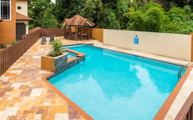 Kingston Luxury Family Retreat