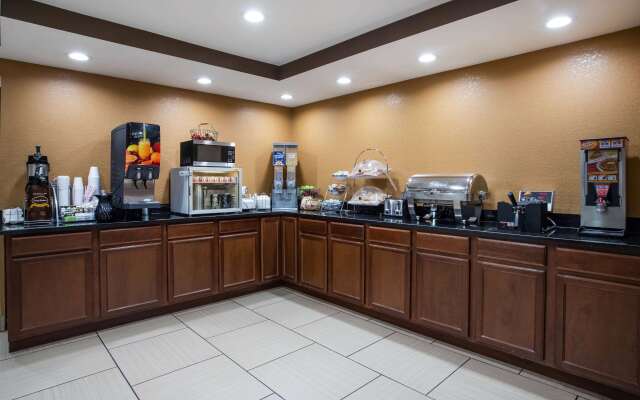 Travelodge by Wyndham Fort Wayne North