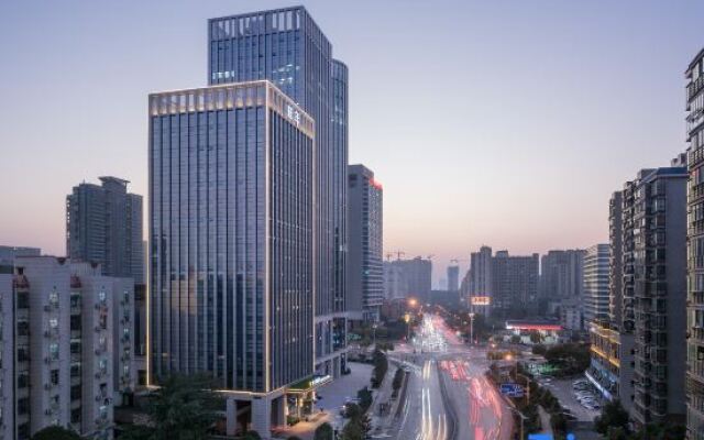 Yannian Wenyuan Hotel