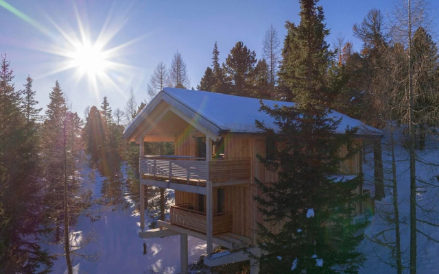 Lovely Chalet With hot tub