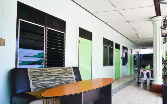 OYO 499 Pattaraporn Hotel