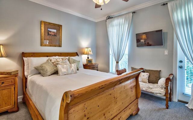 Casa Esmeralda by RedAwning