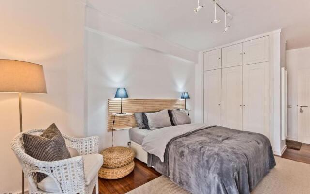 Cascais 1BR w/ pool