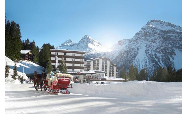 ROBINSON AROSA - Adults only