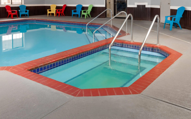 AmericInn by Wyndham Reedsburg