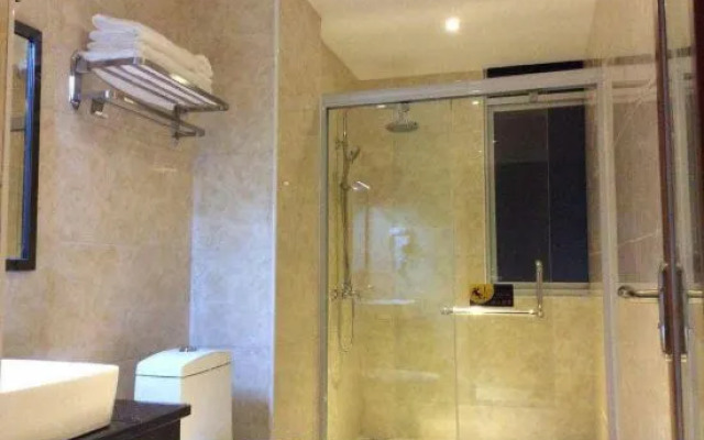 Q+ Treasure Palace Hotel