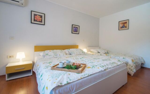 Awesome Home in Gondolici With Wifi and 3 Bedrooms