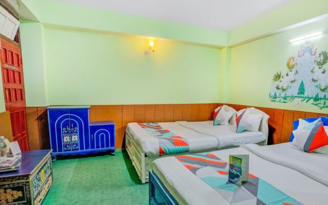 OYO 6932 Hotel Snow Lion