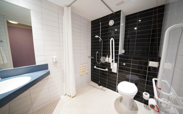 Holiday Inn Express Glenrothes by IHG