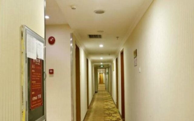 Glee Hotel