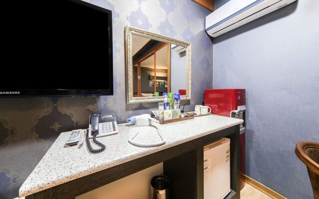 M Boss Motel