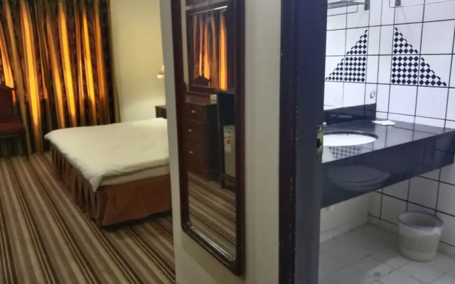 Al Commodore Hotel